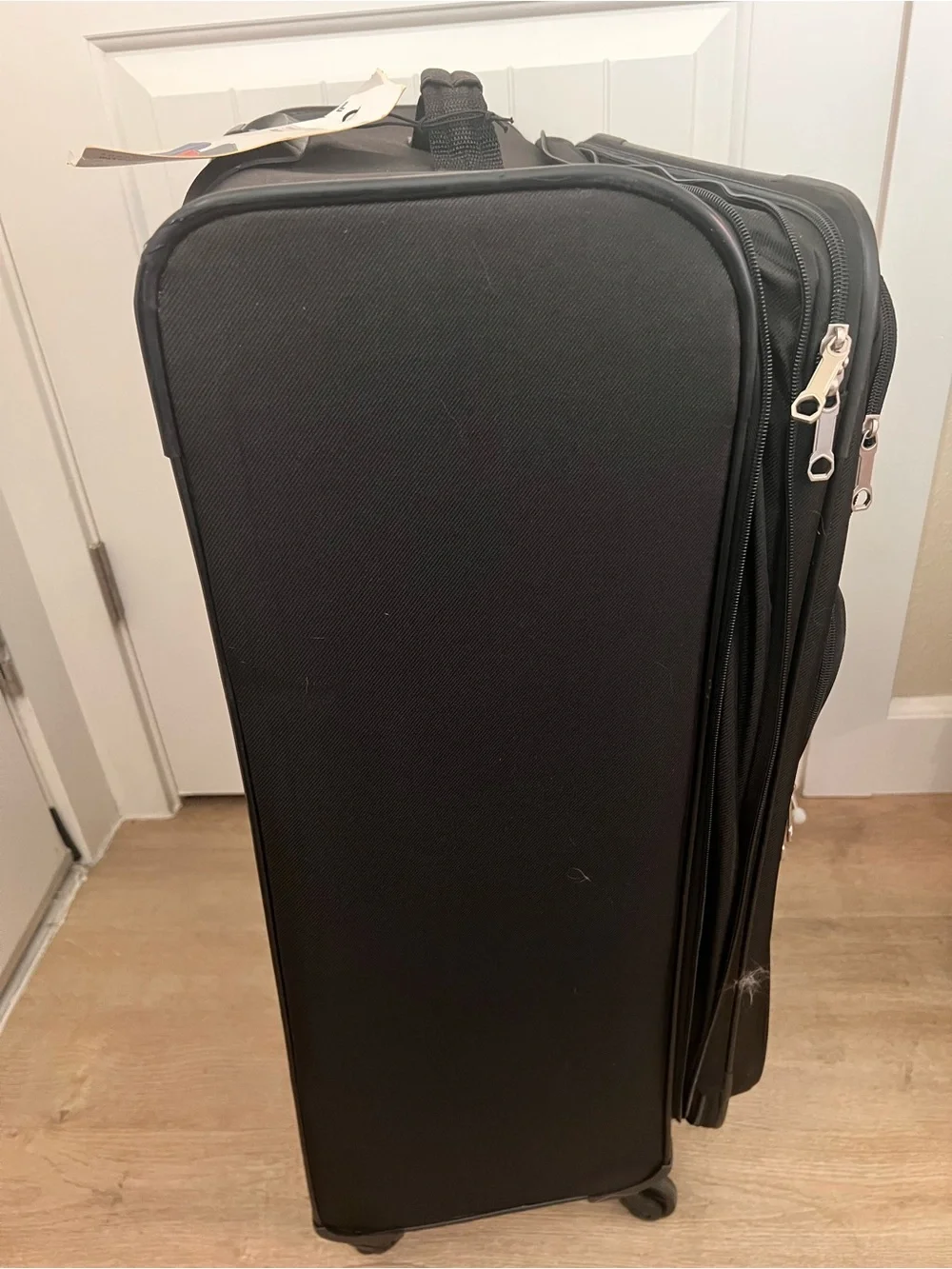 Sharper Image Black Upright luggage 30” with Front Organizer Pockets